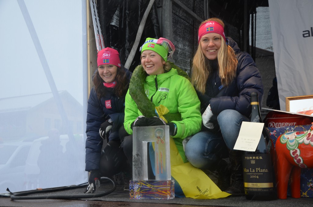 1. Laila Kveli, Team Centric, 2. Britta Johansson Norgren TEAM SkiProAm, 3. Annika Löfström, TEAM SkiProAm. Vasaloppet 2014. (Foto:SkiProAm)