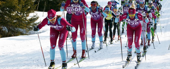 TeamSkiProAm i tät i Årefjällsloppet. (Foto:Swix Ski Classics)