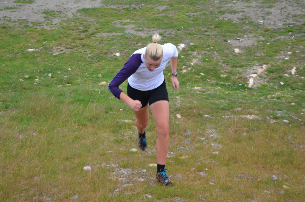 Sara Nordstrand fick kämpa mot tjejerna i SkiProAm, men fick se sig slagen i backracet.
